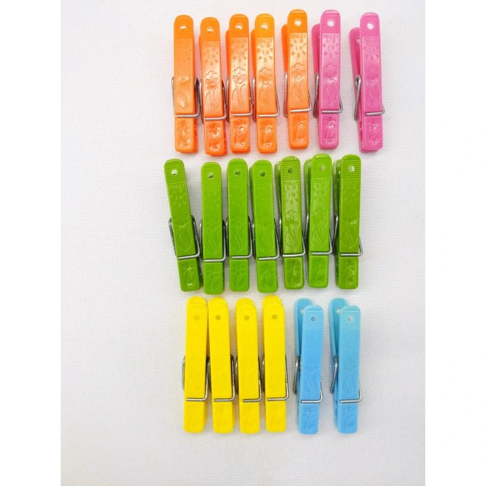 VTG 1970s Penley Flower Plastic Clothespins 20pcs Orange Green Yellow Blue Red